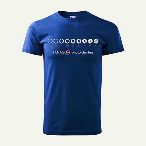 T-Shirt mit Blendenmotiv und Tanago Logo Blau